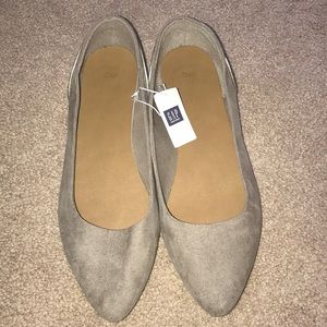 NWT Gap Suede Flats